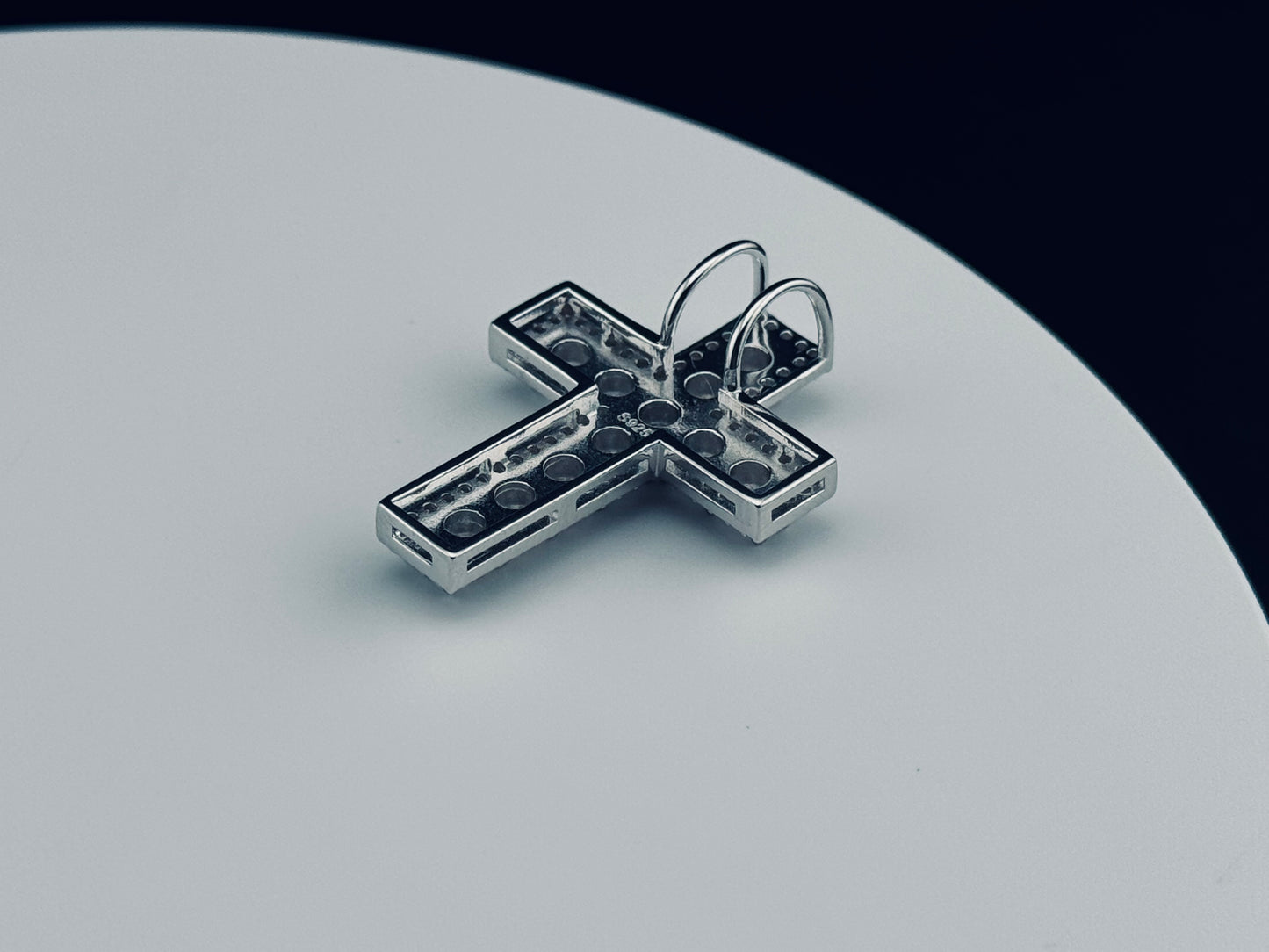 ICED OUT BIG CROSS PENDANT