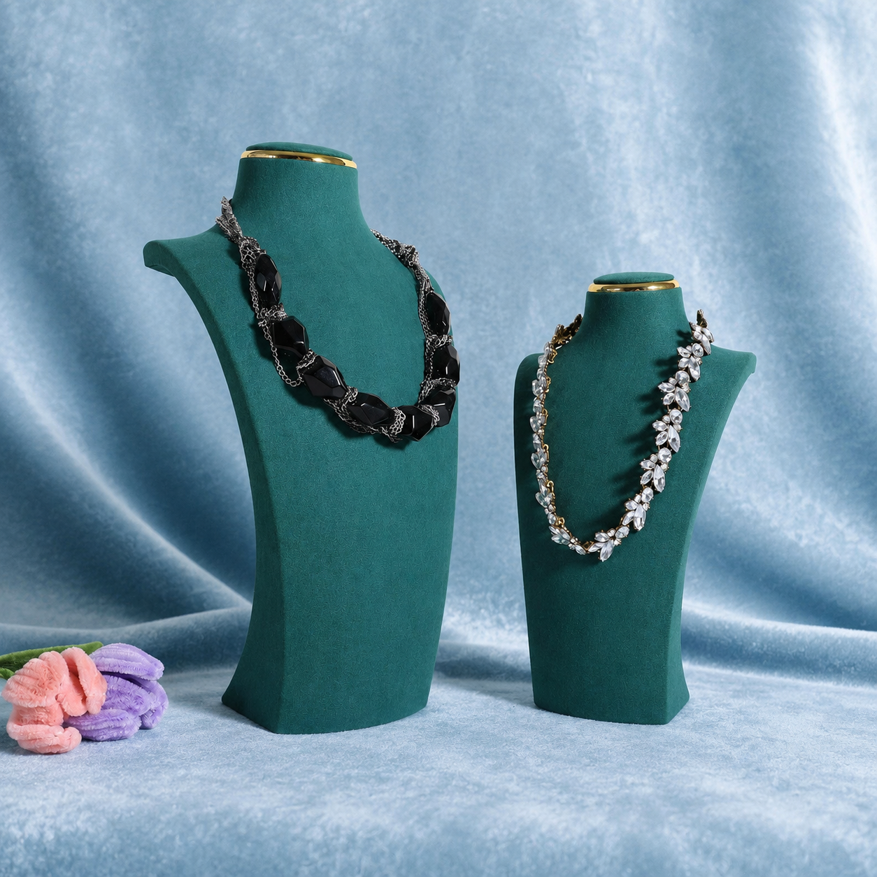 Green Velvet Chain Display