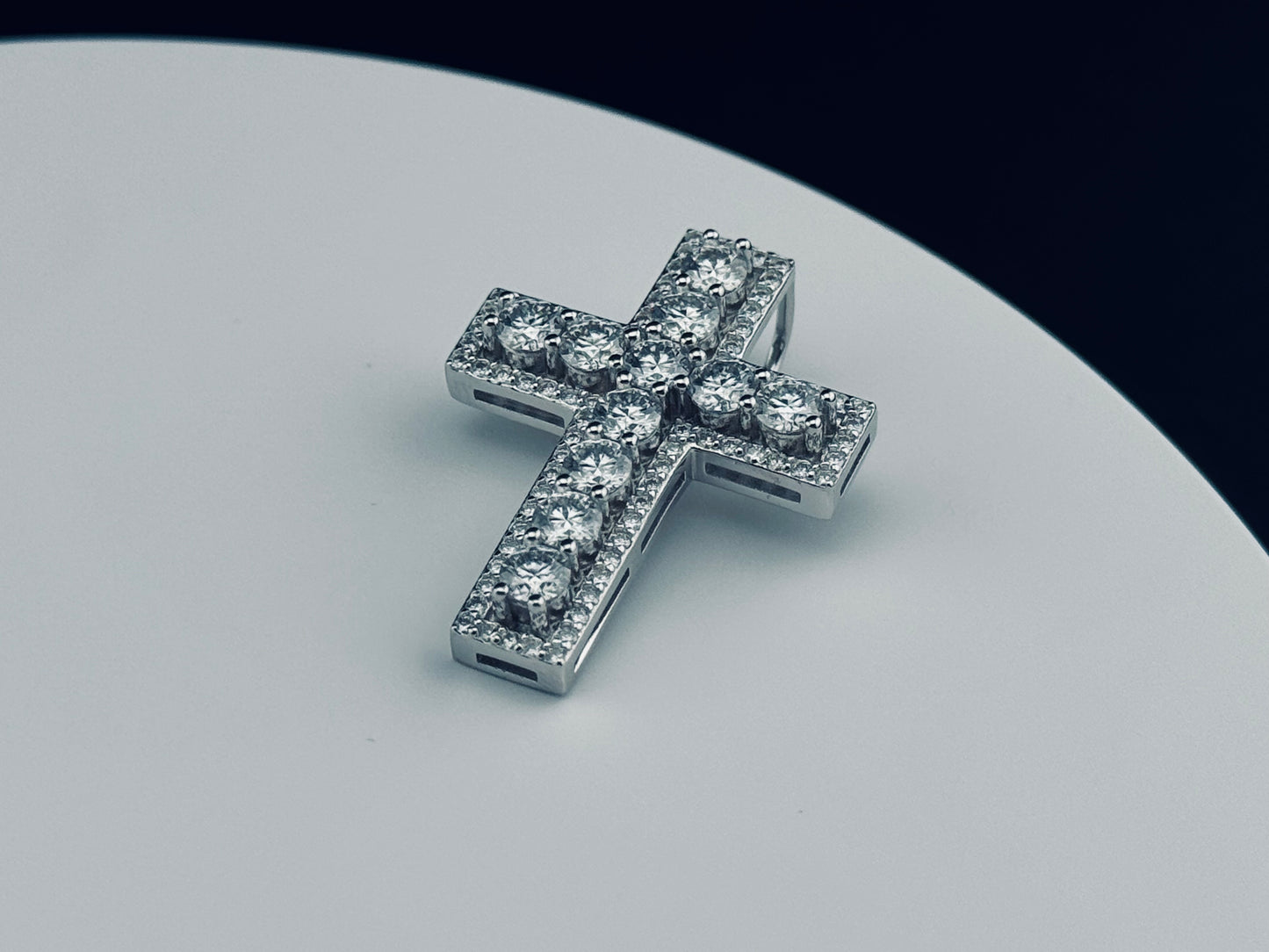 ICED OUT BIG CROSS PENDANT