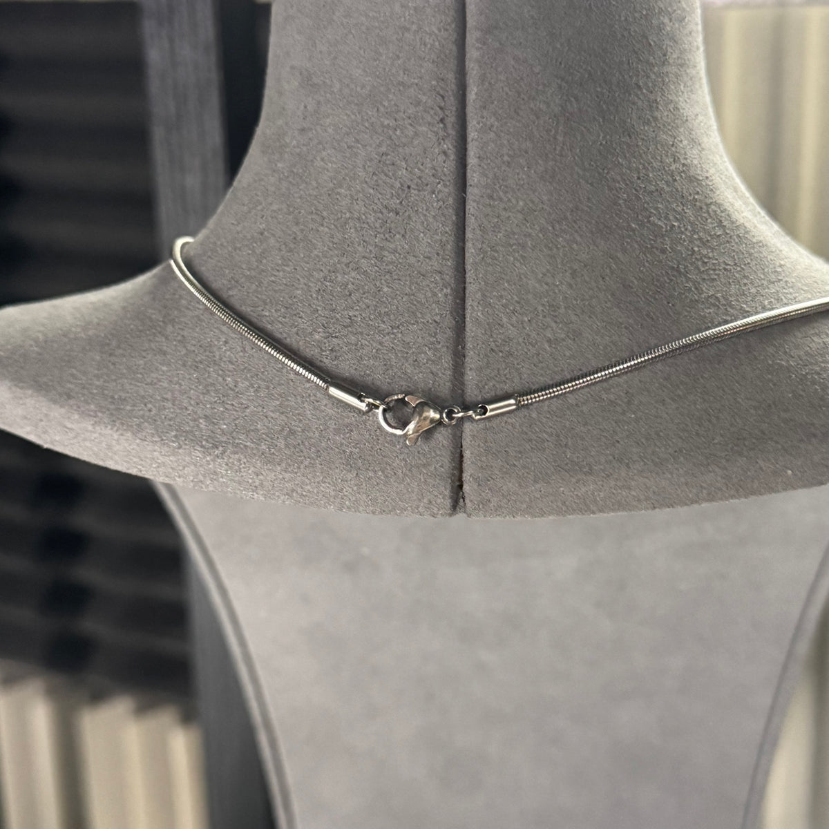 2MM SNAKE CHAIN WITH CROSS PENDANT