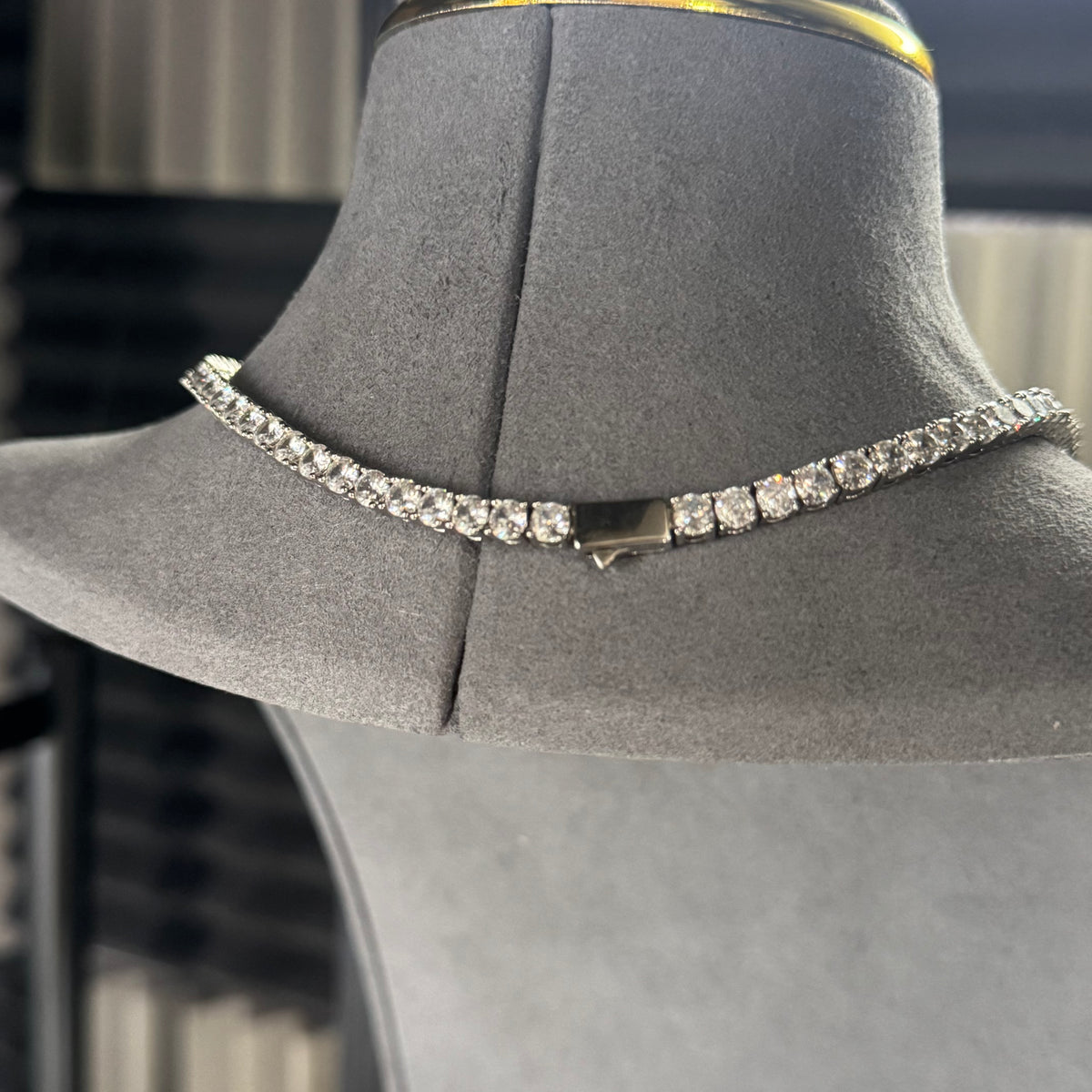 TENNIS CHAIN 4MM & ICED CROSS PENDANT