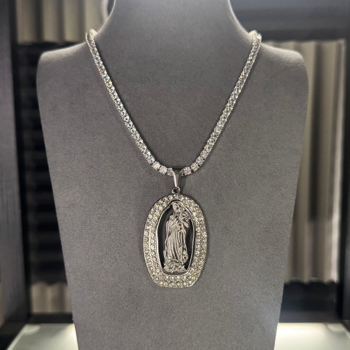 TENNIS CHAIN 4MM & SAINT MARY PENDANT