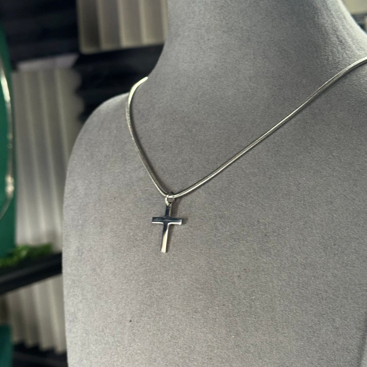 2MM SNAKE CHAIN WITH CROSS PENDANT
