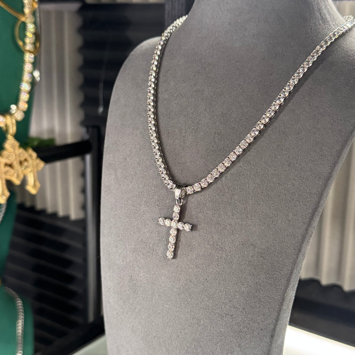 TENNIS CHAIN 4MM & ICED CROSS PENDANT