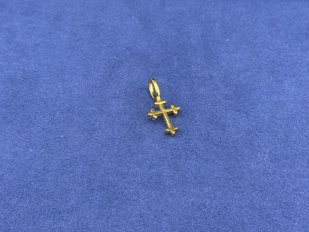 UNIQUE CROSS PENDANT - jewelryresell