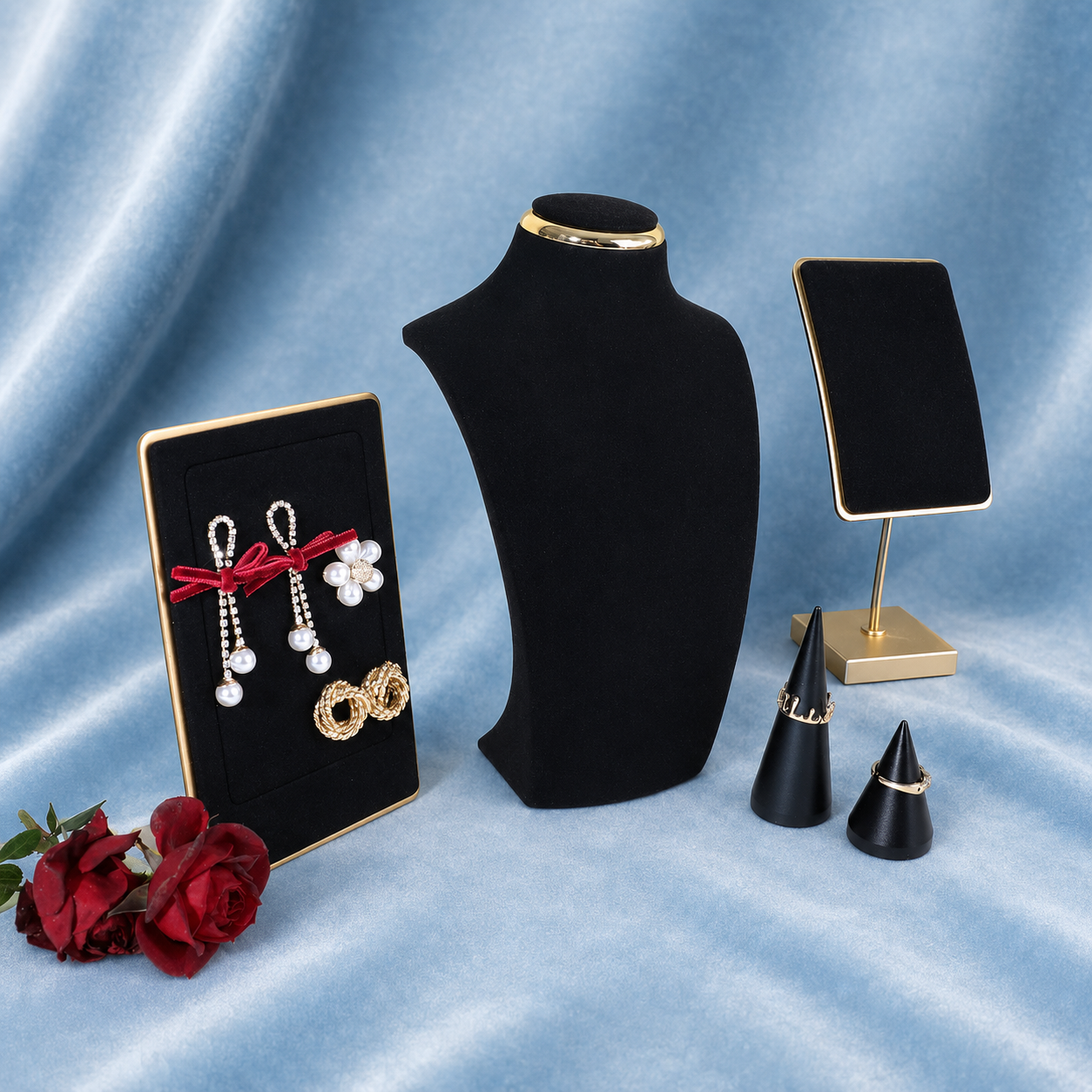 Black Velvet Chain Display