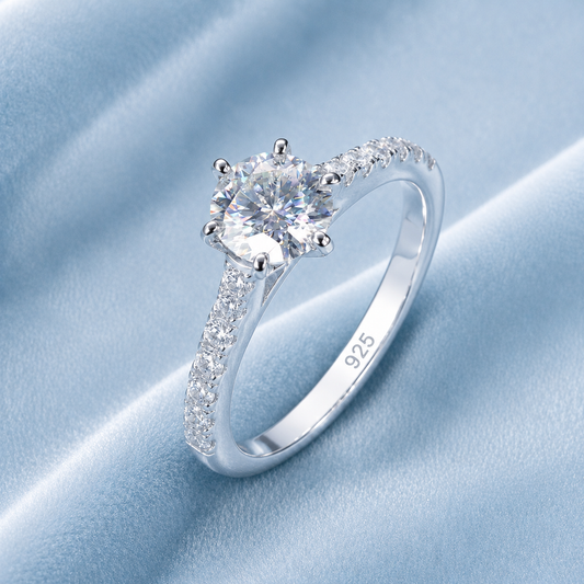 SOLITARE PAVE RING