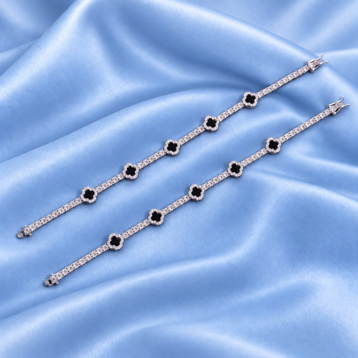 BLACK CLOVER BRACELET 5A CZ