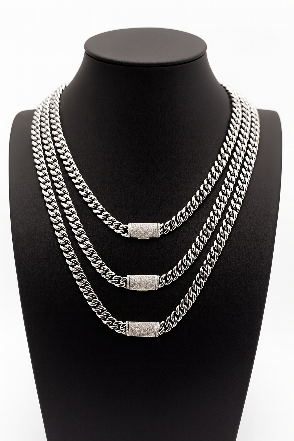 CUBAN CHAIN ICED OUT CLASP