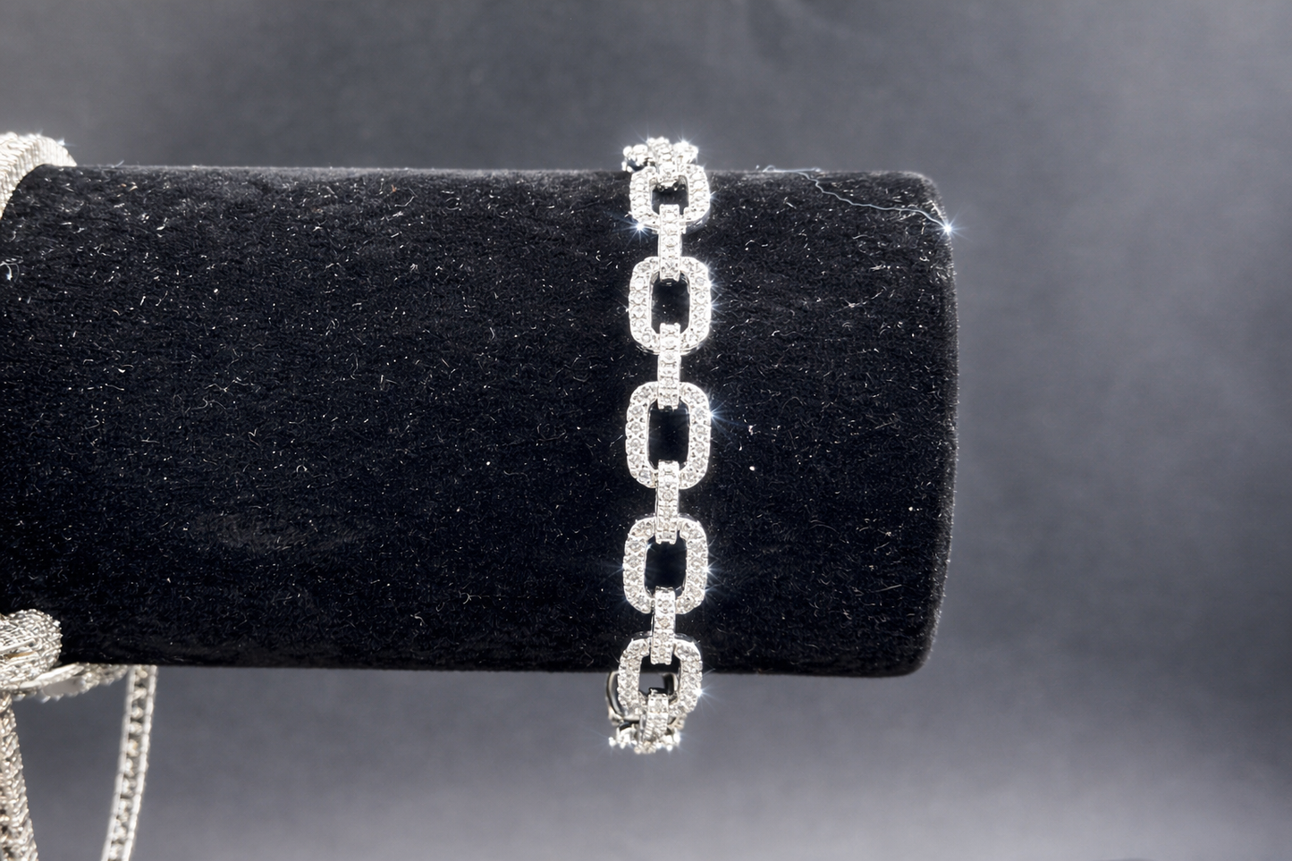 OVAL LINK BRACELET