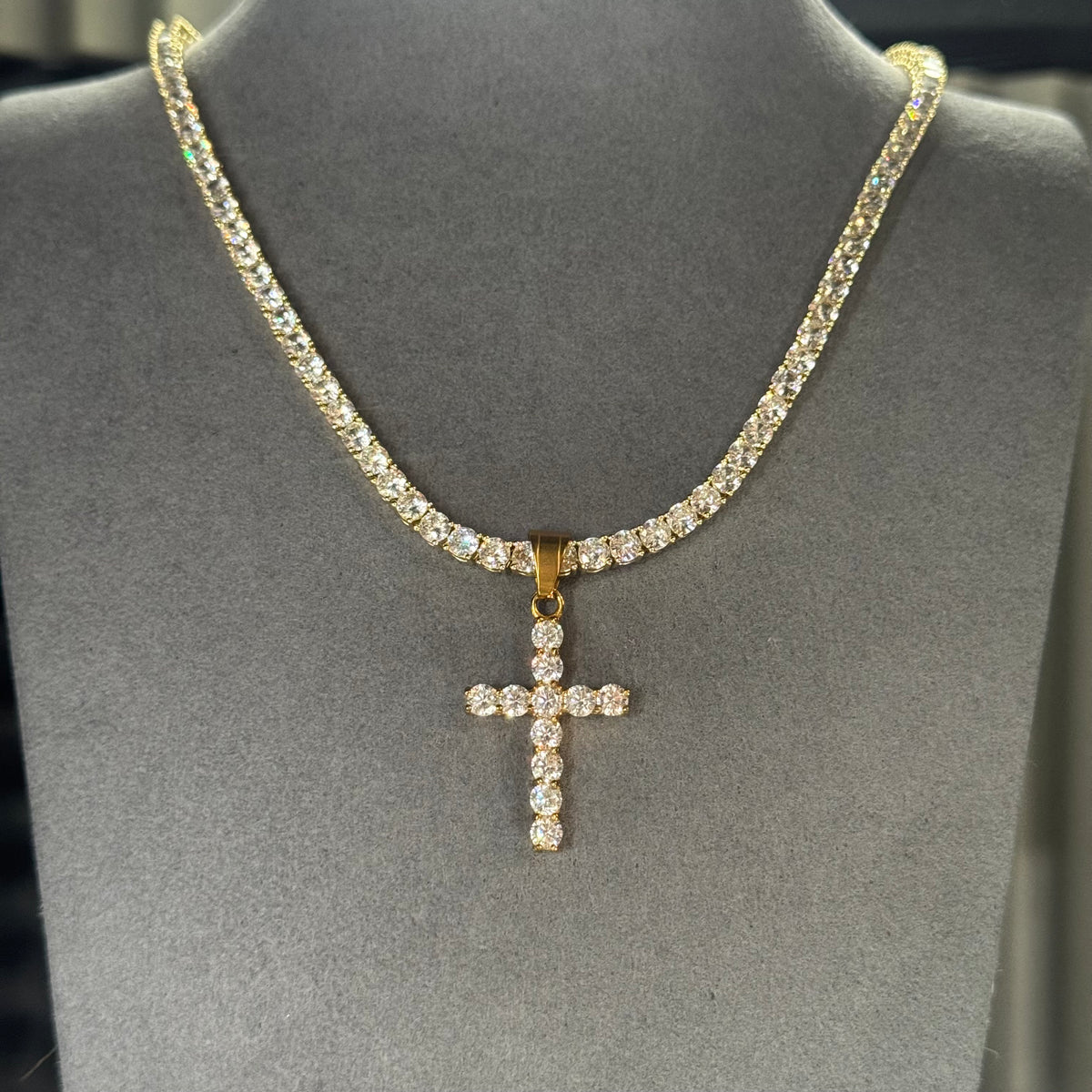 TENNIS CHAIN 4MM & ICED CROSS PENDANT