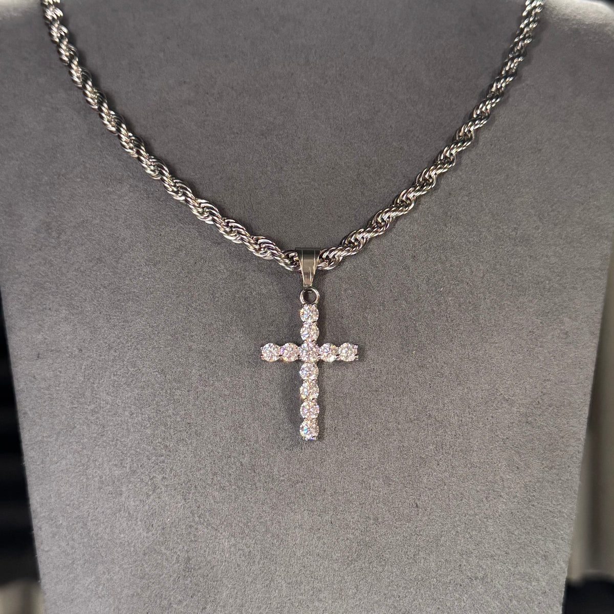 ROPE CHAIN & ICED OUT CROSS PENDANT