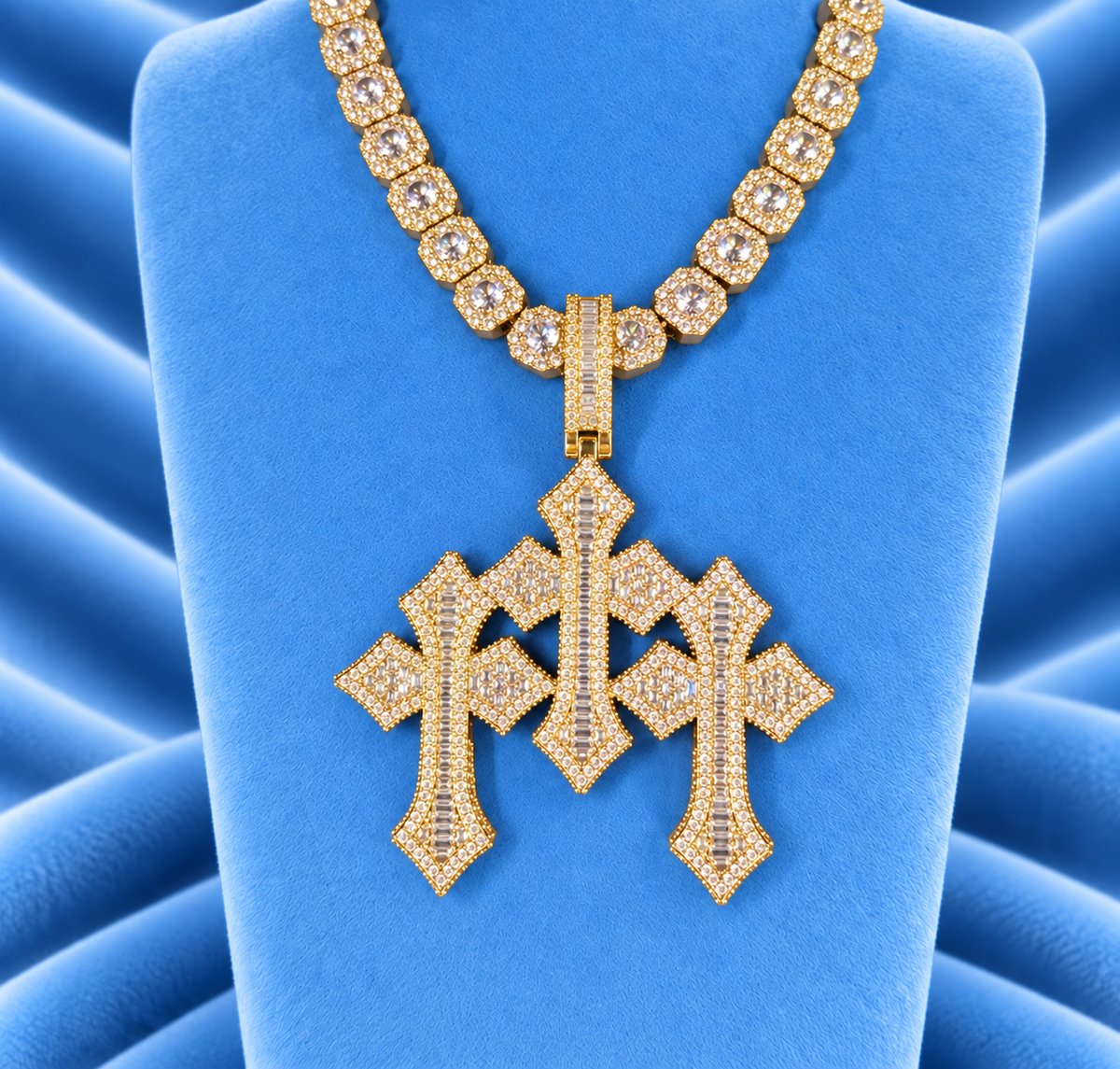 9MM CLUSTER CHAIN & TRIPLE CROSS PENDANT