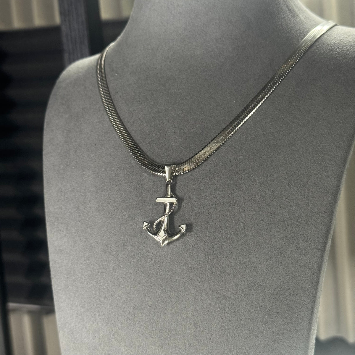2MM SNAKE CHAIN WITH SAILER PENDANT
