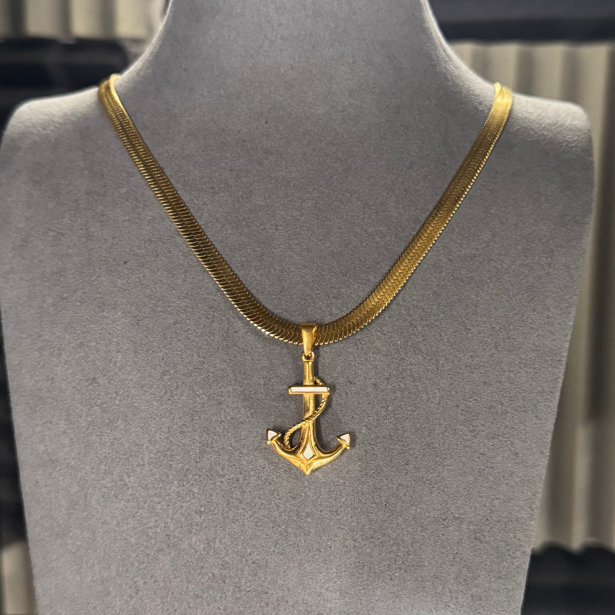 2MM SNAKE CHAIN WITH SAILER PENDANT