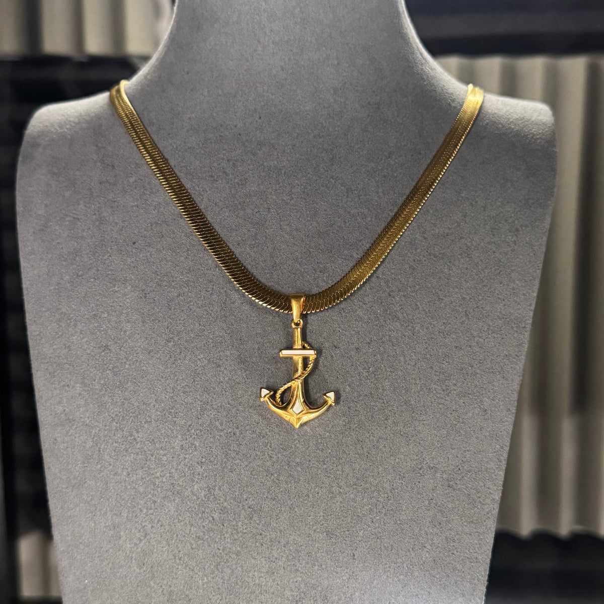 2MM SNAKE CHAIN WITH SAILER PENDANT
