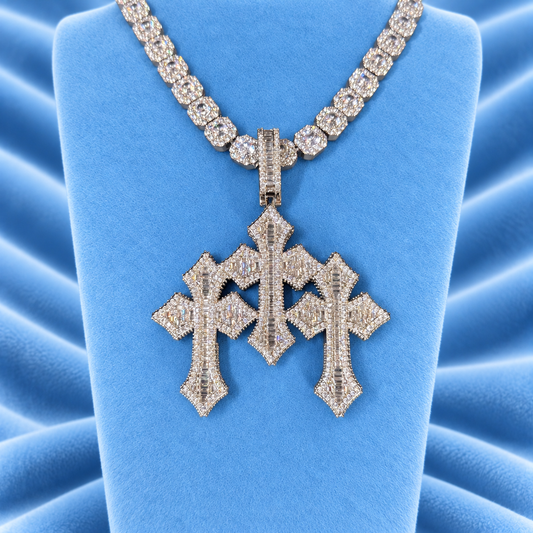9MM CLUSTER CHAIN & TRIPLE CROSS PENDANT